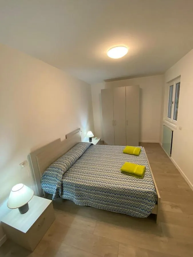 Apartment Ferienwohnung Casa Bb Gera Lario Italien
